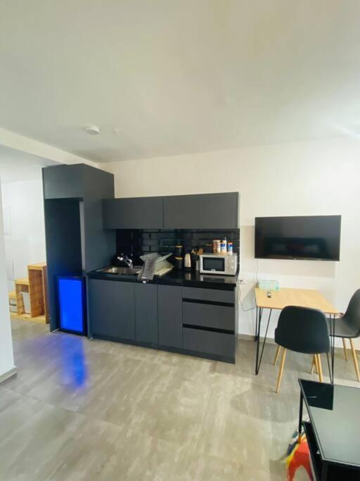 Ferienwohnung Lovely Flat In The Center 36 Tel Aviv-Jaffa Exterior foto